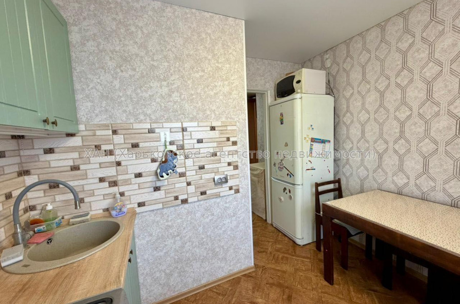 Продам квартиру, 3  ком., 60 м², советский ремонт 