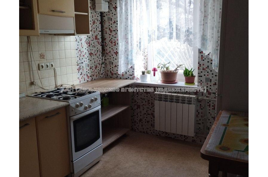 Продам квартиру, Титаренковский пер. , 2 кім., 50 м², косметический ремонт 