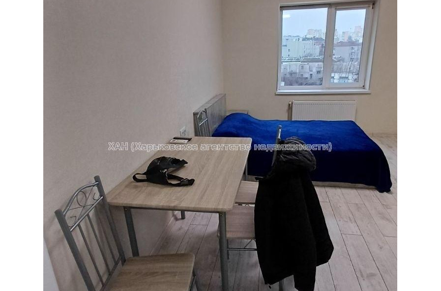 Продам квартиру, Хмельницкого Богдана ул. , 1 кім., 23 м², евроремонт 