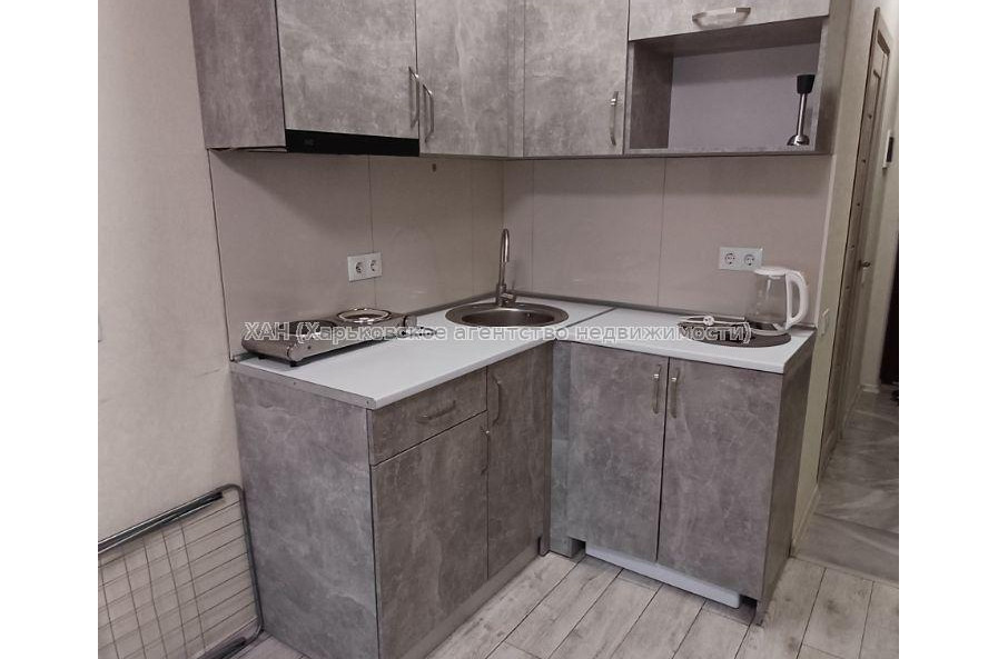 Продам квартиру, Хмельницкого Богдана ул. , 1 кім., 23 м², евроремонт 