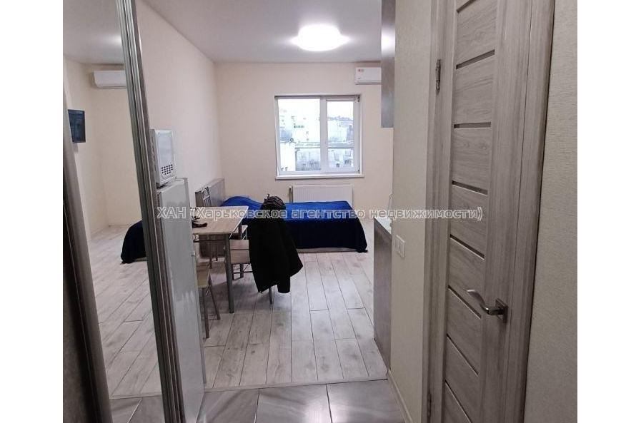 Продам квартиру, Хмельницкого Богдана ул. , 1 кім., 23 м², евроремонт 