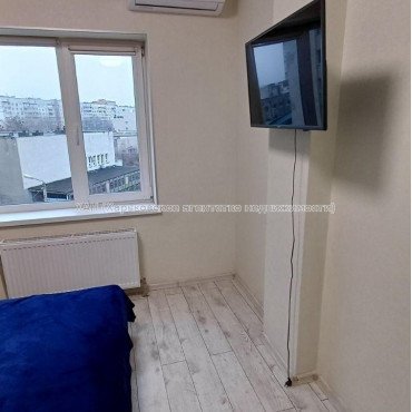 Продам квартиру, Хмельницкого Богдана ул. , 1 кім., 23 м², евроремонт 