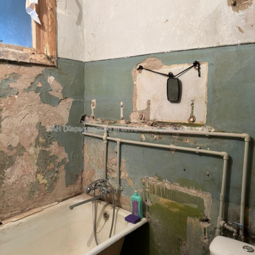 Продам квартиру, Героев Харькова просп. , 1  ком., 30 м², советский ремонт 