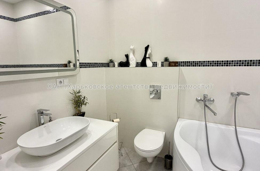 Продам квартиру, Клеменова Дача ул. , 2 кім., 68 м², авторский дизайн 