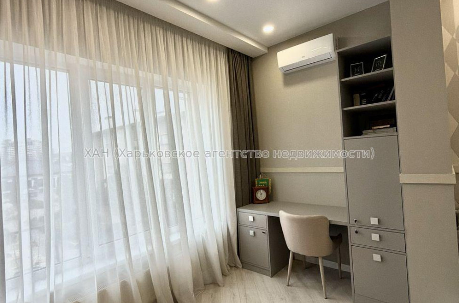 Продам квартиру, Клеменова Дача ул. , 2 кім., 68 м², авторский дизайн 