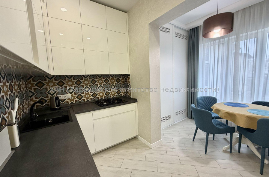 Продам квартиру, Клеменова Дача ул. , 2 кім., 68 м², авторский дизайн 