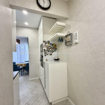 Продам квартиру, Клеменова Дача ул. , 2 кім., 68 м², авторский дизайн 