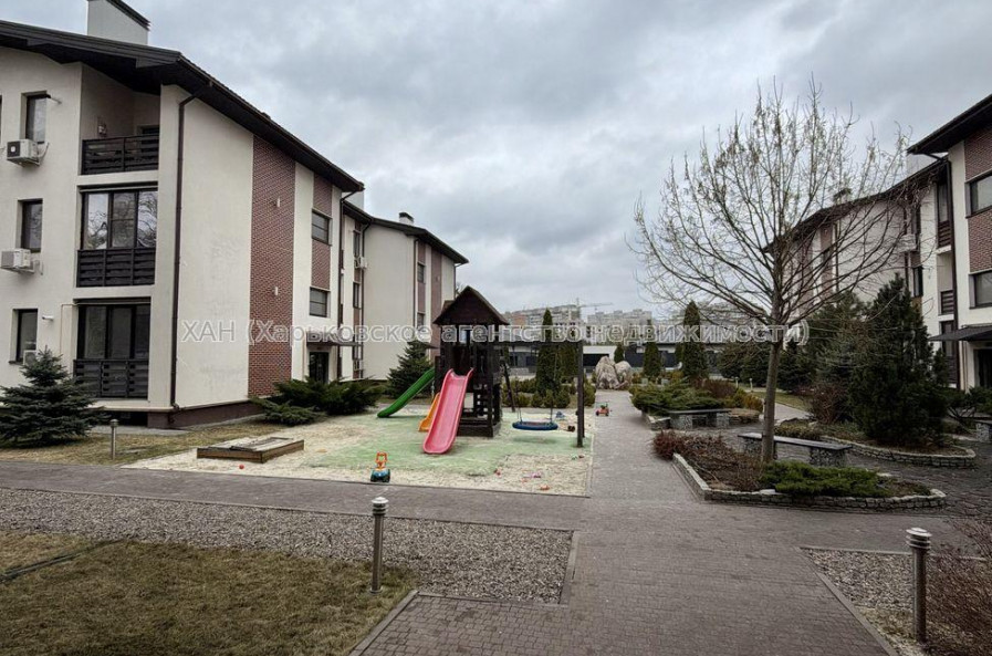 Продам квартиру, Клеменова Дача ул. , 2 кім., 68 м², авторский дизайн 