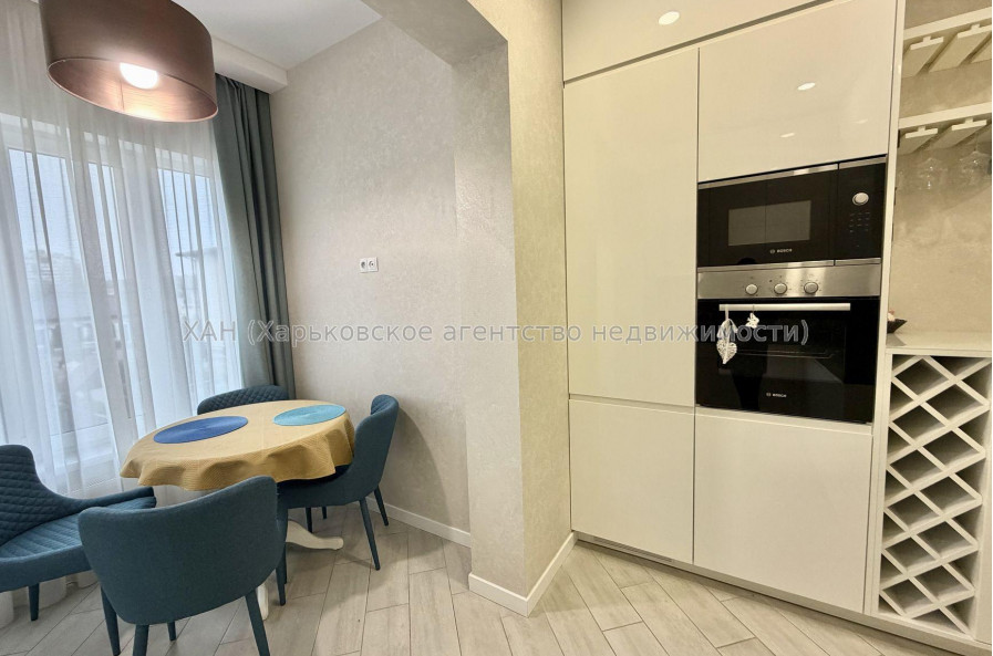 Продам квартиру, Клеменова Дача ул. , 2 кім., 68 м², авторский дизайн 