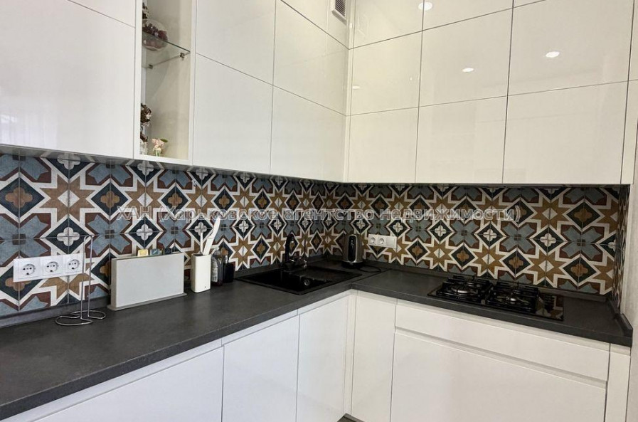 Продам квартиру, Клеменова Дача ул. , 2 кім., 68 м², авторский дизайн 