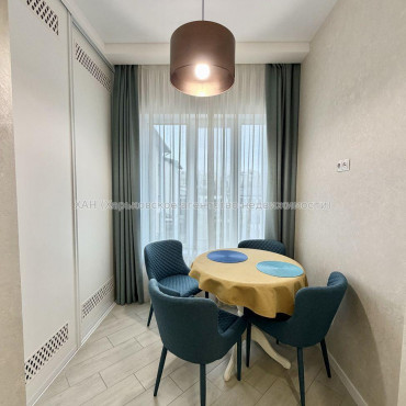 Продам квартиру, Клеменова Дача ул. , 2 кім., 68 м², авторский дизайн 