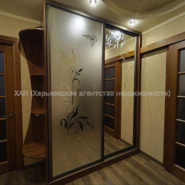 Продам квартиру, Большая Кольцевая ул. , 138 , 2  ком., 45.30 м², капитальный ремонт 