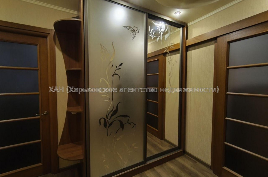 Продам квартиру, Большая Кольцевая ул. , 138 , 2  ком., 45.30 м², капитальный ремонт 