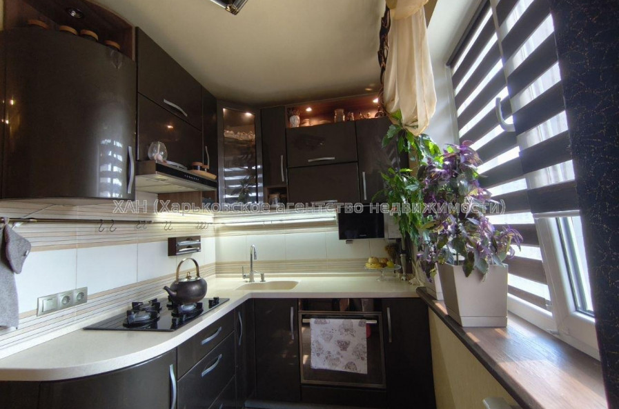 Продам квартиру, Большая Кольцевая ул. , 138 , 2  ком., 45.30 м², капитальный ремонт 