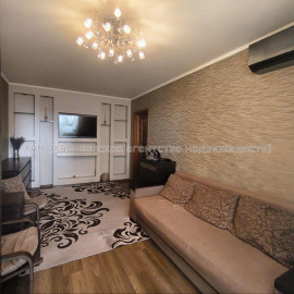 Продам квартиру, Большая Кольцевая ул. , 138 , 2 кім., 45.30 м², капитальный ремонт