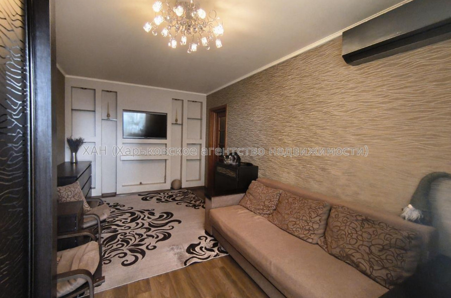 Продам квартиру, Большая Кольцевая ул. , 138 , 2  ком., 45.30 м², капитальный ремонт 