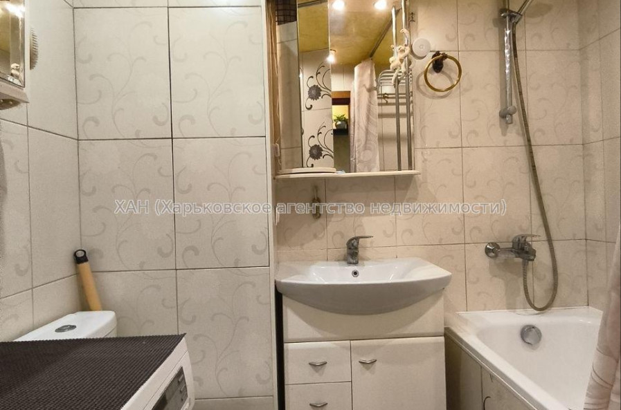 Продам квартиру, Большая Кольцевая ул. , 138 , 2  ком., 45.30 м², капитальный ремонт 