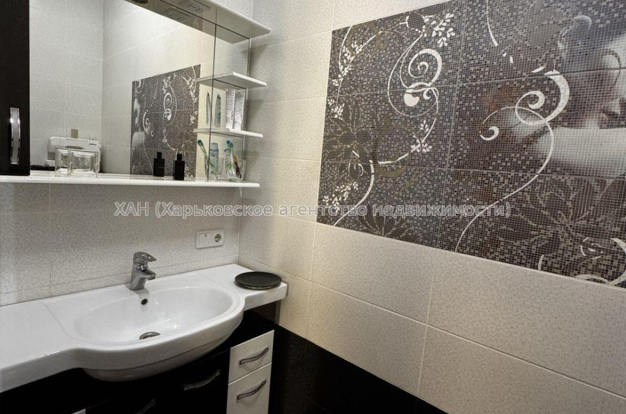 Продам квартиру, Науки просп. , 3  ком., 102 м², евроремонт 