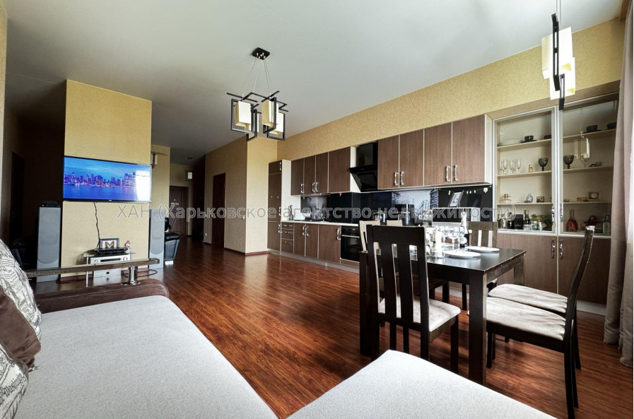 Продам квартиру, Науки просп. , 3  ком., 102 м², евроремонт 
