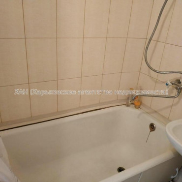 Продам квартиру, Непокоренных ул. , 1 кім., 33 м², советский ремонт 