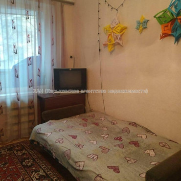 Продам квартиру, Непокоренных ул. , 1 кім., 33 м², советский ремонт 