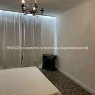 Продам квартиру, Героев Харькова просп. , 5 кім., 202 м², советский ремонт 