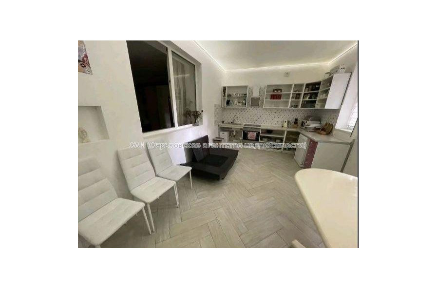 Продам квартиру, Героев Харькова просп. , 5 кім., 202 м², советский ремонт 