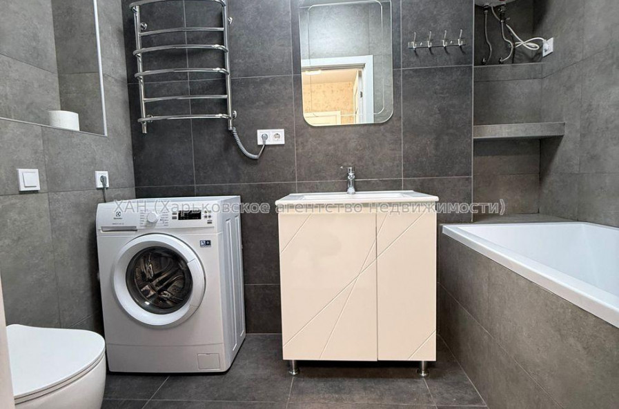 Продам квартиру, Зерновая ул. , 1 кім., 48 м², евроремонт 