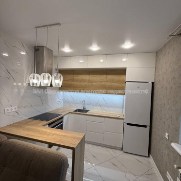 Продам квартиру, Зерновая ул. , 1 кім., 48 м², евроремонт 