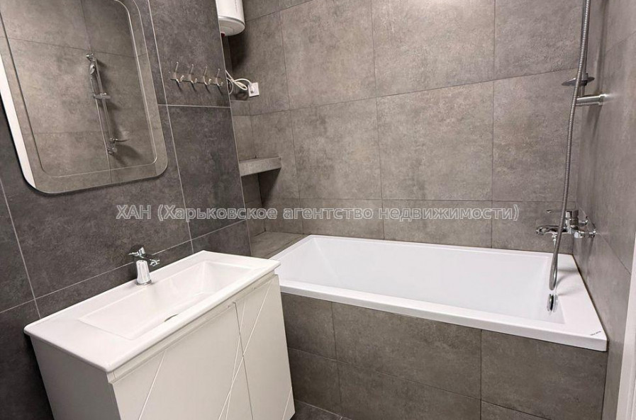 Продам квартиру, Зерновая ул. , 1 кім., 48 м², евроремонт 