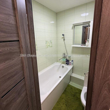 Продам квартиру, Гвардейцев Широнинцев ул. , 3 кім., 67 м², капитальный ремонт 