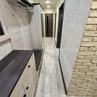 Продам квартиру, Гвардейцев Широнинцев ул. , 3 кім., 67 м², капитальный ремонт 