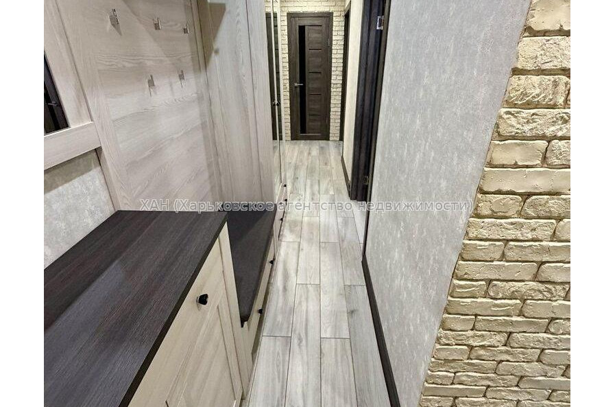 Продам квартиру, Гвардейцев Широнинцев ул. , 3 кім., 67 м², капитальный ремонт 