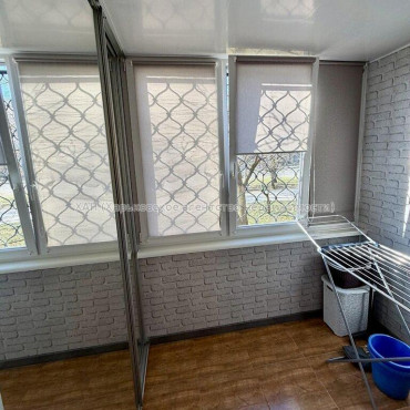 Продам квартиру, Гвардейцев Широнинцев ул. , 3 кім., 67 м², капитальный ремонт 