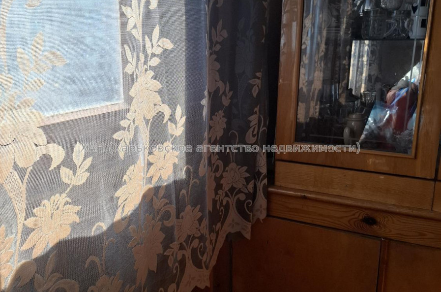 Продам квартиру, Валентиновская ул. , 3  ком., 65 м², косметический ремонт 