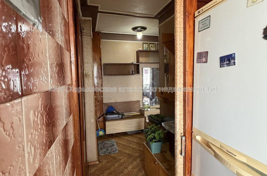 Продам квартиру, Валентиновская ул. , 3 кім., 65 м², косметический ремонт 