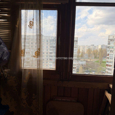 Продам квартиру, Валентиновская ул. , 3 кім., 65 м², косметический ремонт 