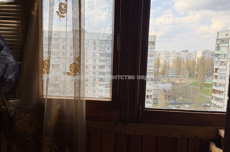 Продам квартиру, Валентиновская ул. , 3 кім., 65 м², косметический ремонт 