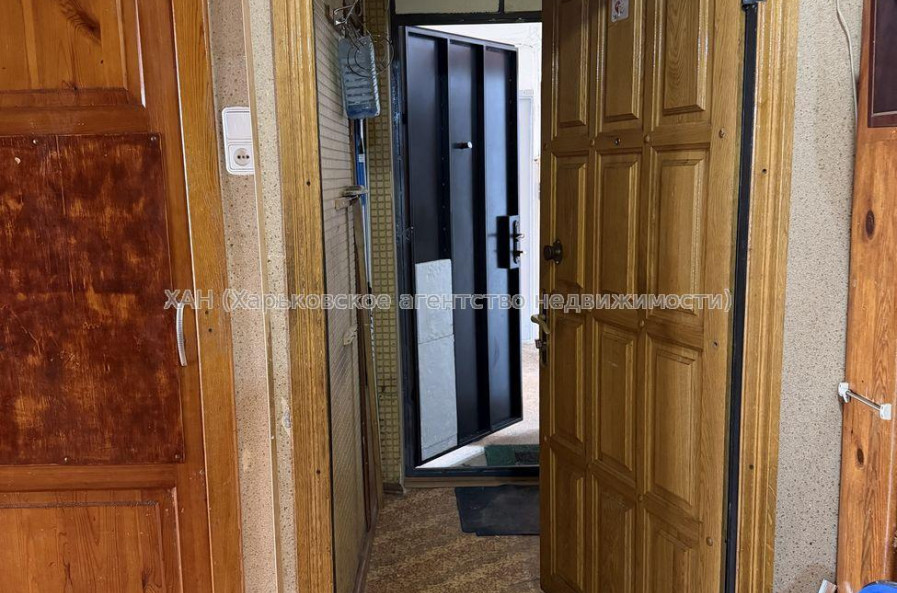 Продам квартиру, Валентиновская ул. , 3 кім., 65 м², косметический ремонт 