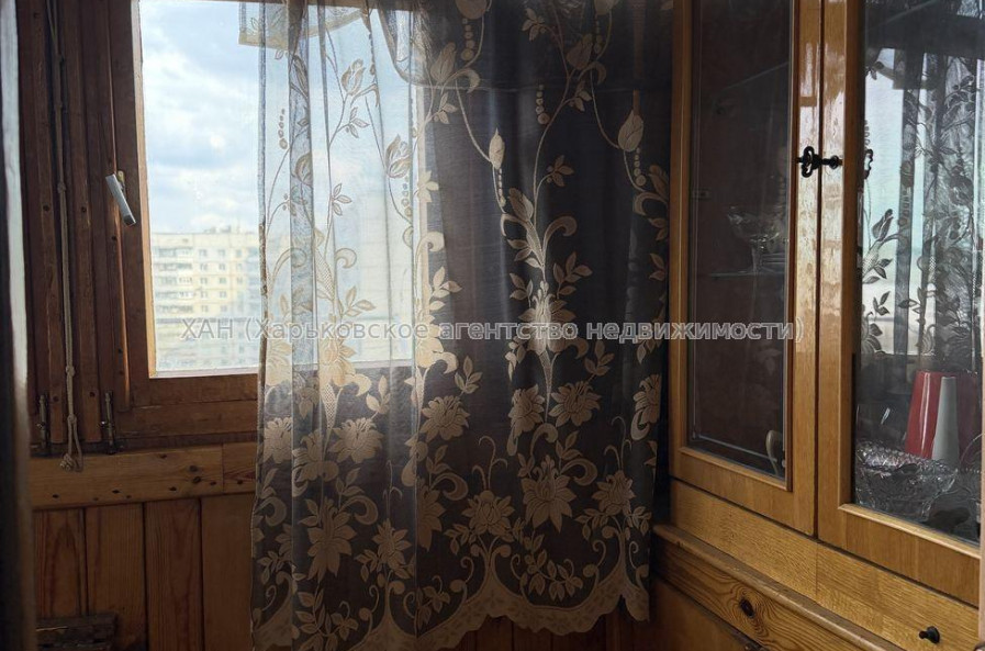 Продам квартиру, Валентиновская ул. , 3 кім., 65 м², косметический ремонт 