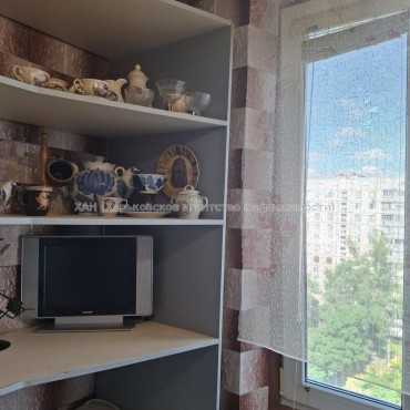 Продам квартиру, Валентиновская ул. , 3  ком., 65 м², косметический ремонт 