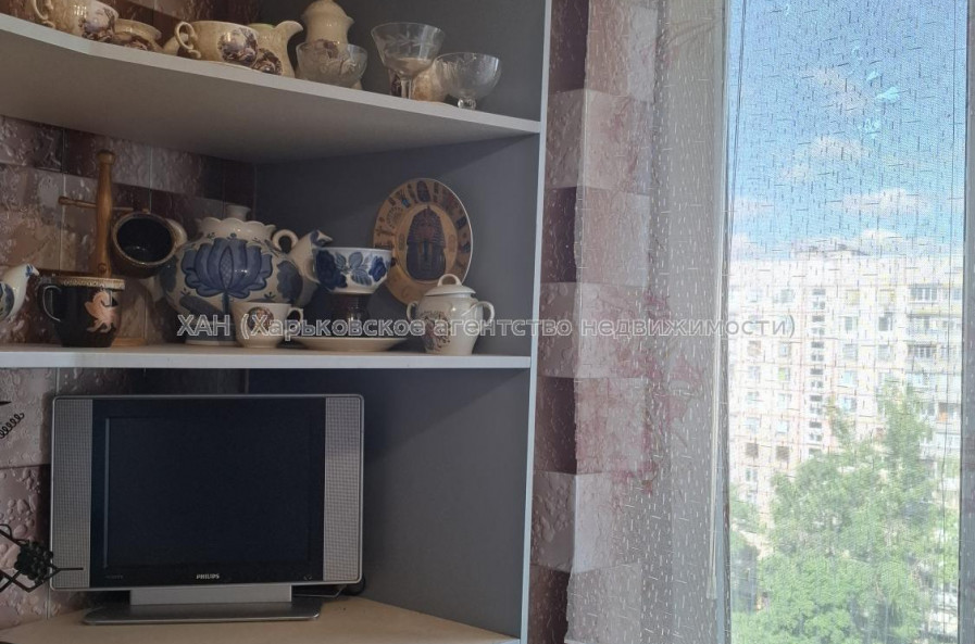 Продам квартиру, Валентиновская ул. , 3  ком., 65 м², косметический ремонт 