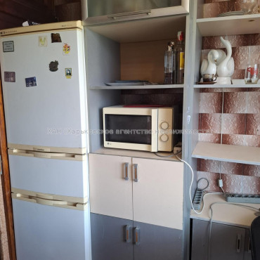 Продам квартиру, Валентиновская ул. , 3  ком., 65 м², косметический ремонт 