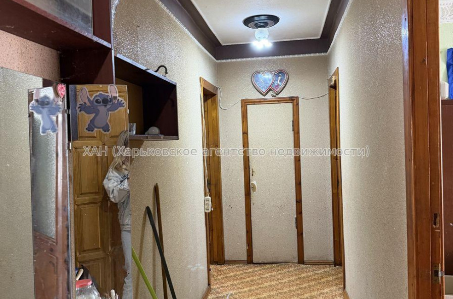 Продам квартиру, Валентиновская ул. , 3 кім., 65 м², косметический ремонт 