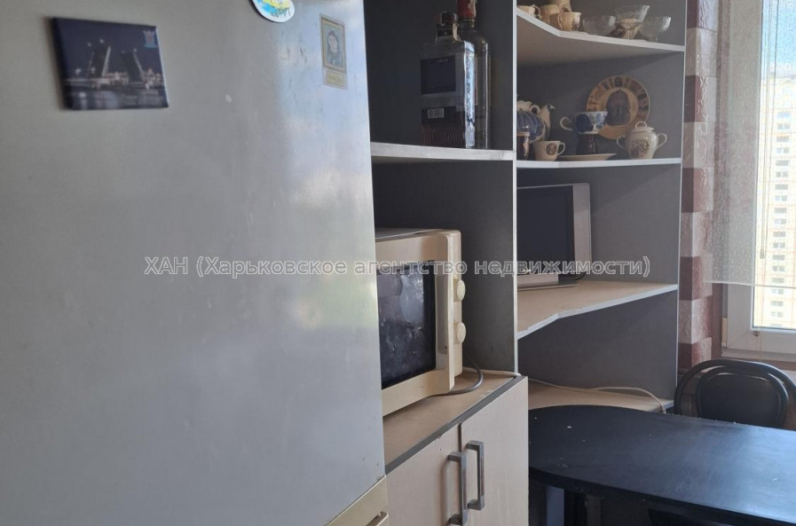 Продам квартиру, Валентиновская ул. , 3  ком., 65 м², косметический ремонт 