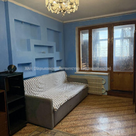 Продам квартиру, Валентиновская ул. , 3 кім., 65 м², косметический ремонт