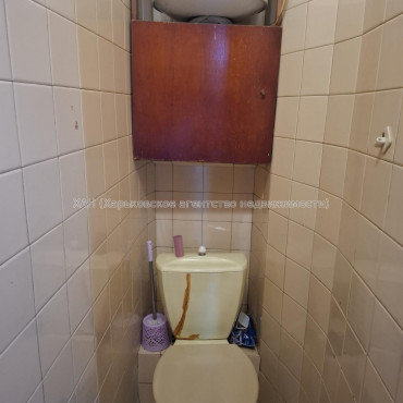 Продам квартиру, Валентиновская ул. , 3  ком., 65 м², косметический ремонт 