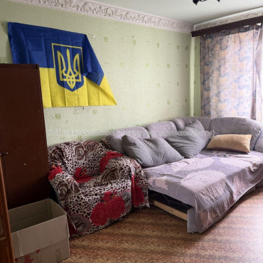 Продам квартиру, Валентиновская ул. , 3 кім., 65 м², косметический ремонт 