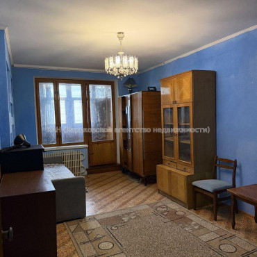 Продам квартиру, Валентиновская ул. , 3 кім., 65 м², косметический ремонт 