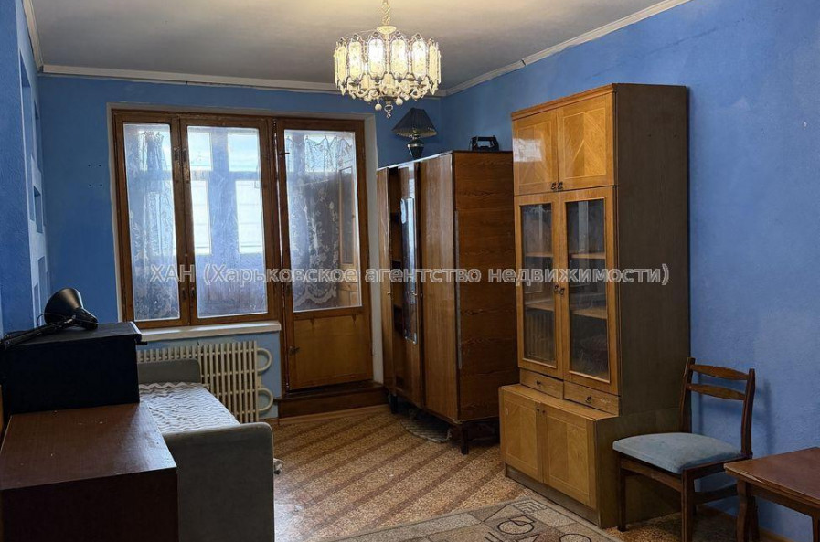Продам квартиру, Валентиновская ул. , 3 кім., 65 м², косметический ремонт 